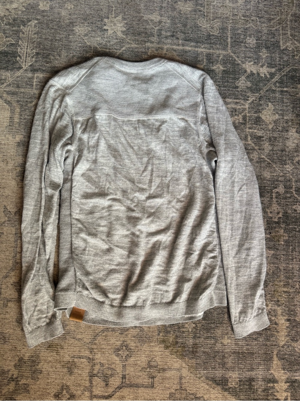 Paka Apparel lightweight crew alpaca sweater in light gray - Picture 3 of 6
